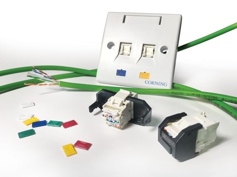 Кабель U/UTP 450/24, кат. 6, AWG 24, LSZH (CPR C) зелений, 500м, Corning UU009175405 фото